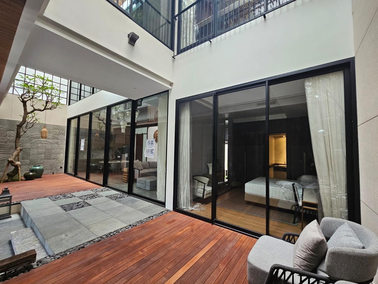 Aline Telescopic Door