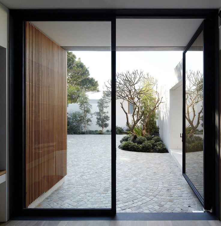 Seline Swing Door